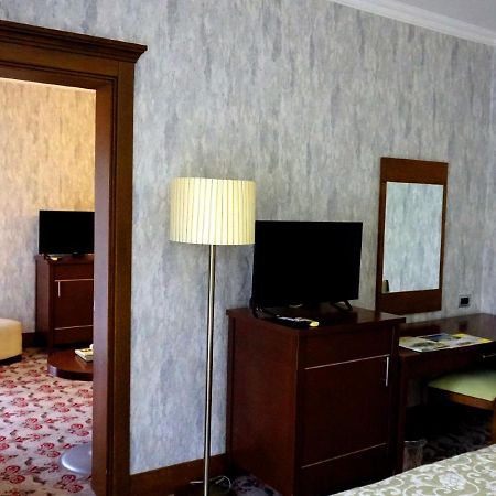 Queen Thermal Resort Hotel Emet Exteriör bild